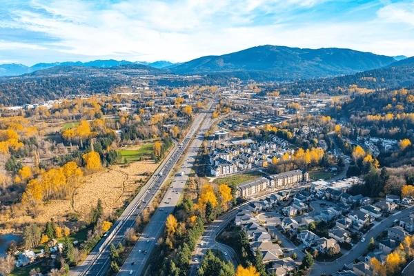 Homes and residential area in Issaquah representing local home renovation and improvement services